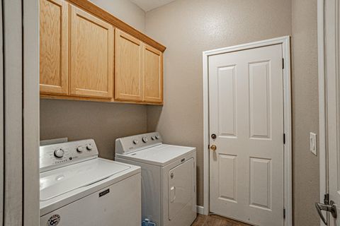 Tiny photo for 7411 Stonefield Drive, White City, OR 97503 (MLS # 220219897)