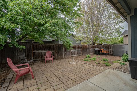 Tiny photo for 7411 Stonefield Drive, White City, OR 97503 (MLS # 220219897)