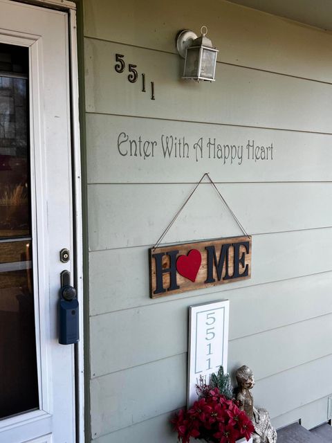 Tiny photo for 5511 Miller Avenue, Klamath Falls, OR 97603 (MLS # 220213647)