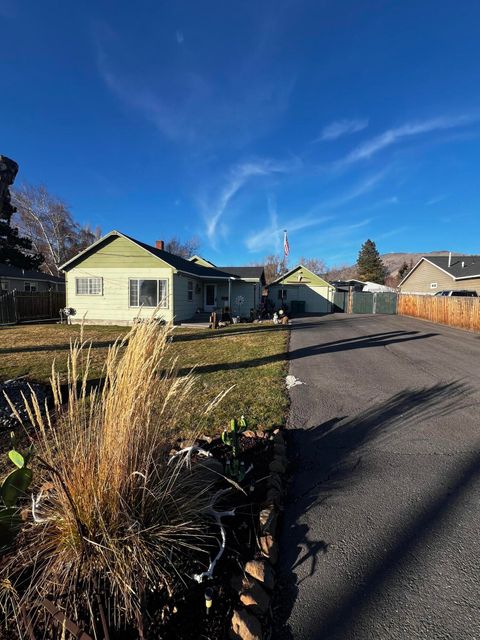 Tiny photo for 5511 Miller Avenue, Klamath Falls, OR 97603 (MLS # 220213647)