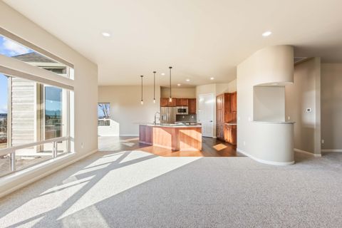 Tiny photo for 2278 NE Hilltop Lane, Madras, OR 97741 (MLS # 220214248)