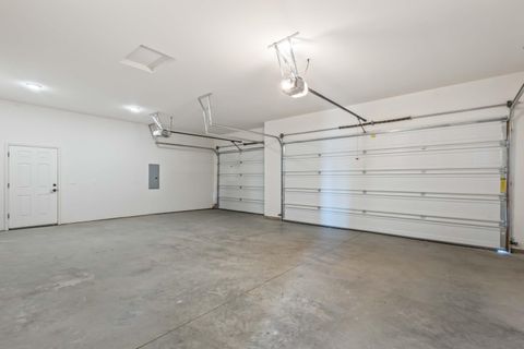 Tiny photo for 2278 NE Hilltop Lane, Madras, OR 97741 (MLS # 220214248)