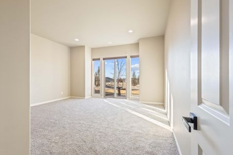 Tiny photo for 2278 NE Hilltop Lane, Madras, OR 97741 (MLS # 220214248)