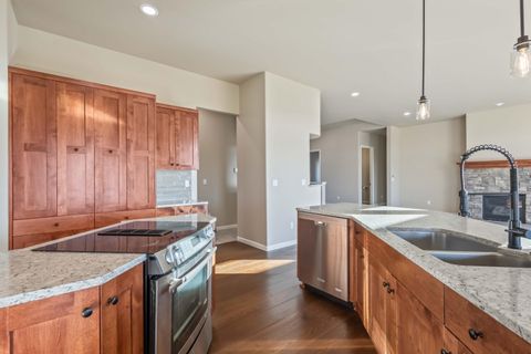 Tiny photo for 2278 NE Hilltop Lane, Madras, OR 97741 (MLS # 220214248)