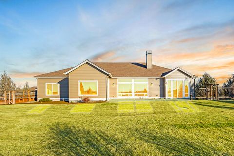 Tiny photo for 2278 NE Hilltop Lane, Madras, OR 97741 (MLS # 220214248)