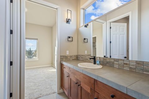 Tiny photo for 2278 NE Hilltop Lane, Madras, OR 97741 (MLS # 220214248)