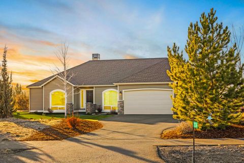 Tiny photo for 2278 NE Hilltop Lane, Madras, OR 97741 (MLS # 220214248)