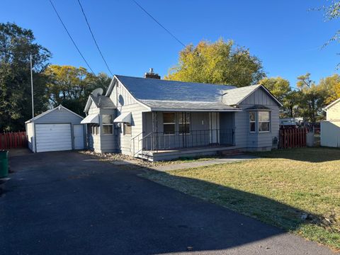 Tiny photo for 4522 Peck Drive, Klamath Falls, OR 97603 (MLS # 220210962)