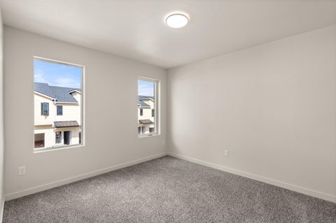 Tiny photo for 2028 Sunset Drive #6, Medford, OR 97501 (MLS # 220219390)