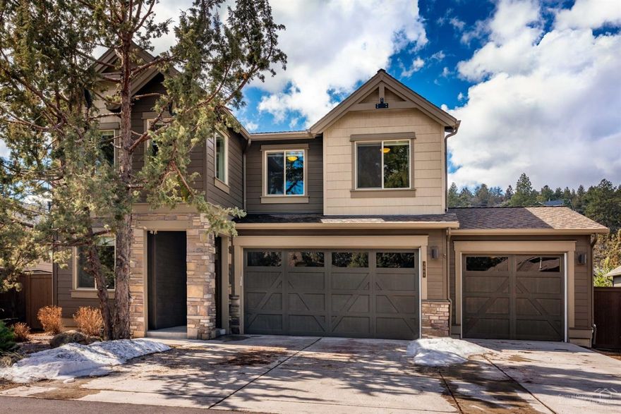 Beautiful Pahlisch Built home in the highly desired and gated River's Edge Golf Course Community. Open and inviting great room floor plan with a main level den. Large island kitchen, granite counters, and a Jenn-Air stainless appliance package. Upper level master suite with a walk in shower and soaking tub. 3 additional upper level guest bedrooms + a large Bonus/Media room/5th Bedroom. Outdoor covered dining patio area. Large 3 car garage with a utility sink, fenced- in yard, and seller will include Flat Screen TV's in the Great Room and Master.