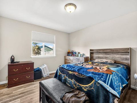 Tiny photo for 5637 Mickshelly Circle, Klamath Falls, OR 97603 (MLS # 220220112)