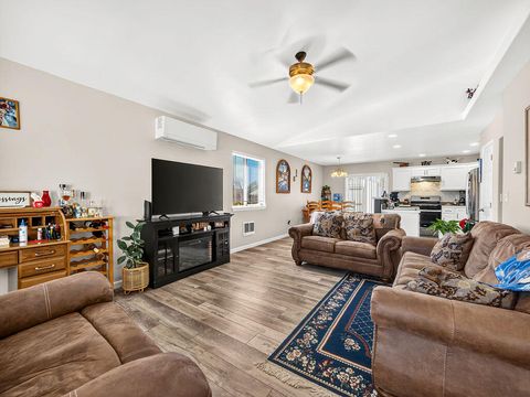 Tiny photo for 5637 Mickshelly Circle, Klamath Falls, OR 97603 (MLS # 220220112)