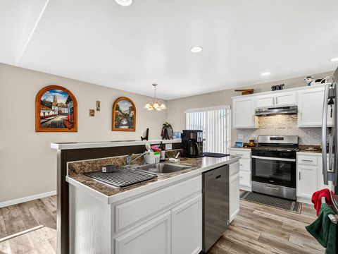 Tiny photo for 5637 Mickshelly Circle, Klamath Falls, OR 97603 (MLS # 220220112)