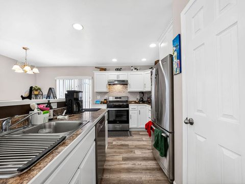 Tiny photo for 5637 Mickshelly Circle, Klamath Falls, OR 97603 (MLS # 220220112)