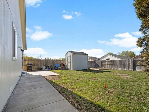 Tiny photo for 5637 Mickshelly Circle, Klamath Falls, OR 97603 (MLS # 220220112)