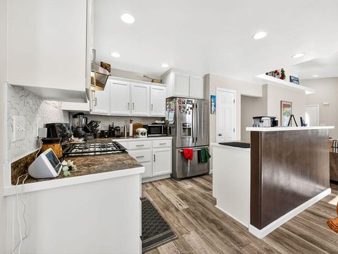 Tiny photo for 5637 Mickshelly Circle, Klamath Falls, OR 97603 (MLS # 220220112)