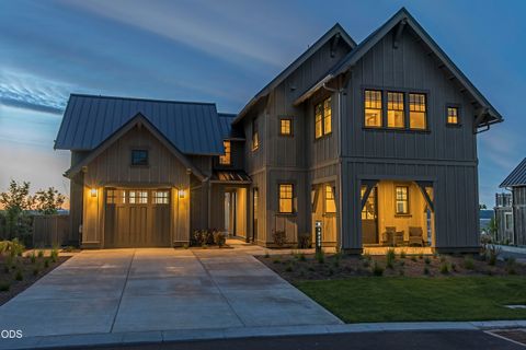 Photo of 19238 Solomon Drive, Bend, OR 97702 (MLS # 220224265)