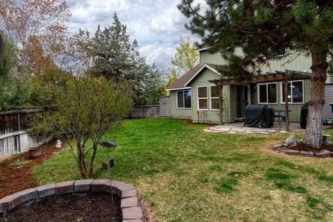 Tiny photo for 3128 NE Cromwell Court, Bend, OR 97701 (MLS # 220219392)
