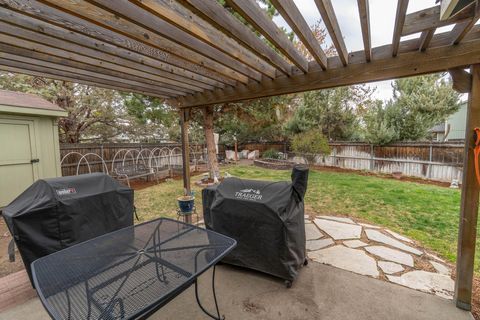 Tiny photo for 3128 NE Cromwell Court, Bend, OR 97701 (MLS # 220219392)