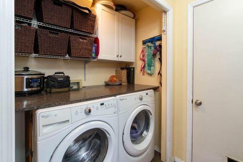 Tiny photo for 3128 NE Cromwell Court, Bend, OR 97701 (MLS # 220219392)