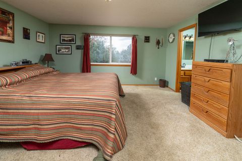 Tiny photo for 3128 NE Cromwell Court, Bend, OR 97701 (MLS # 220219392)