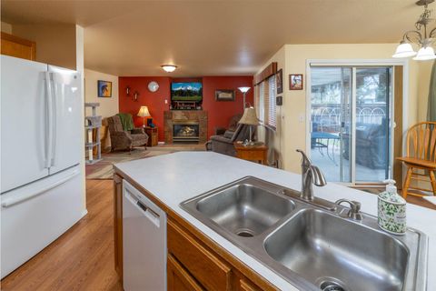 Tiny photo for 3128 NE Cromwell Court, Bend, OR 97701 (MLS # 220219392)