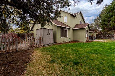 Tiny photo for 3128 NE Cromwell Court, Bend, OR 97701 (MLS # 220219392)