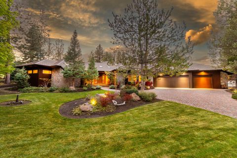 Photo of 3237 NW Kidd Place, Bend, OR 97703 (MLS # 220210788)