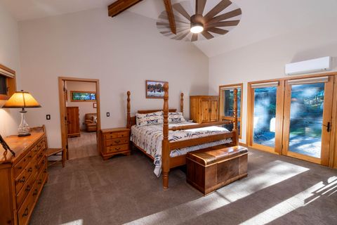 Tiny photo for 3237 NW Kidd Place, Bend, OR 97703 (MLS # 220210788)