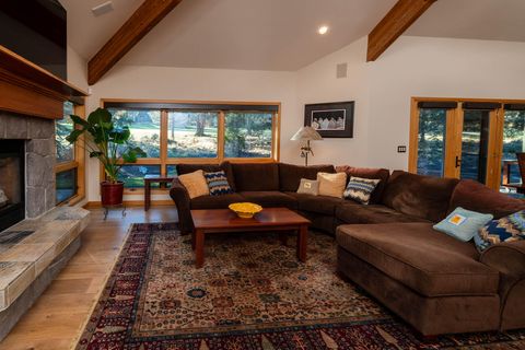 Tiny photo for 3237 NW Kidd Place, Bend, OR 97703 (MLS # 220210788)