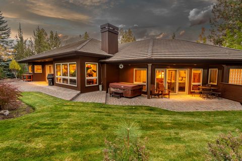 Tiny photo for 3237 NW Kidd Place, Bend, OR 97703 (MLS # 220210788)