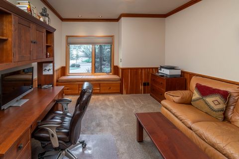 Tiny photo for 3237 NW Kidd Place, Bend, OR 97703 (MLS # 220210788)