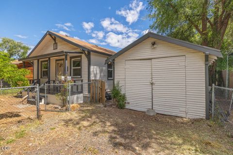 Tiny photo for 427 Martin Street, Klamath Falls, OR 97601 (MLS # 220223125)