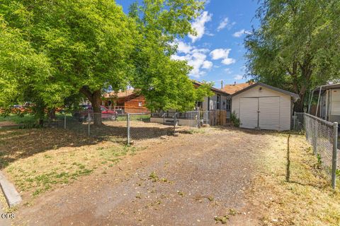 Tiny photo for 427 Martin Street, Klamath Falls, OR 97601 (MLS # 220223125)