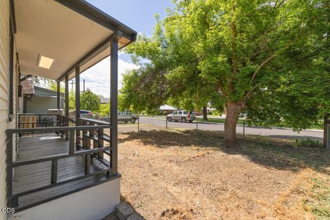 Tiny photo for 427 Martin Street, Klamath Falls, OR 97601 (MLS # 220223125)