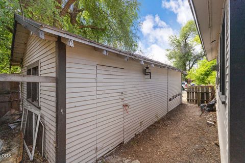 Tiny photo for 427 Martin Street, Klamath Falls, OR 97601 (MLS # 220223125)