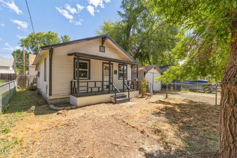 Tiny photo for 427 Martin Street, Klamath Falls, OR 97601 (MLS # 220223125)