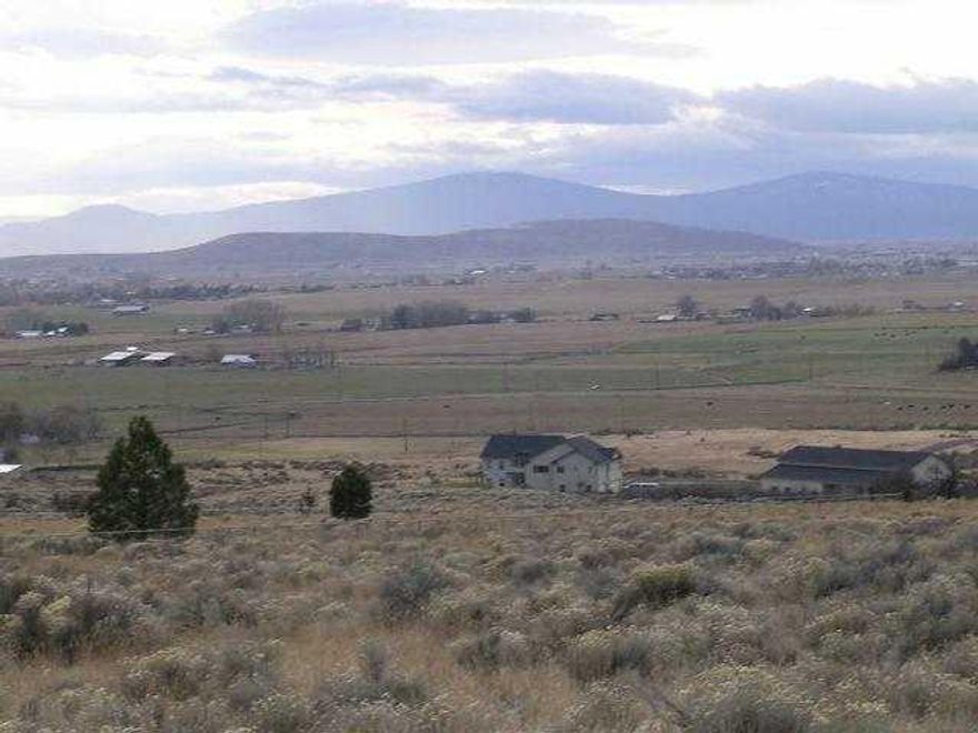 Area Of Expensive Homes. View Of Mt Shasta And Valley. Paved Dead End Street. Call For Details And Map.