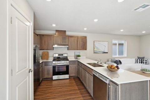 Tiny photo for 16687 Grey Pine St Pne, La Pine, OR 97739 (MLS # 220211378)