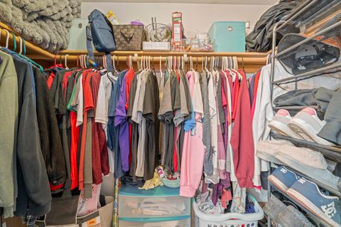 Tiny photo for 2690 Cummings Lane, Medford, OR 97501 (MLS # 220212592)