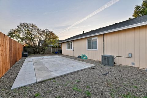 Tiny photo for 2690 Cummings Lane, Medford, OR 97501 (MLS # 220212592)