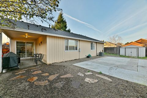Tiny photo for 2690 Cummings Lane, Medford, OR 97501 (MLS # 220212592)