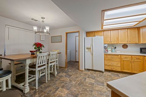 Tiny photo for 2690 Cummings Lane, Medford, OR 97501 (MLS # 220212592)