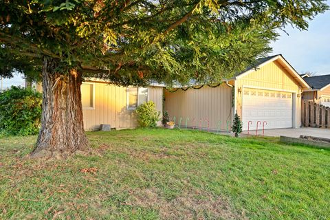 Tiny photo for 2690 Cummings Lane, Medford, OR 97501 (MLS # 220212592)
