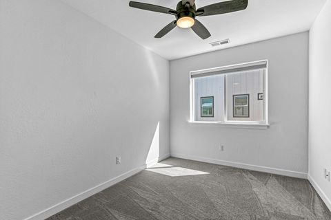 Tiny photo for 303 Everett Way, Talent, OR 97540 (MLS # 220215063)