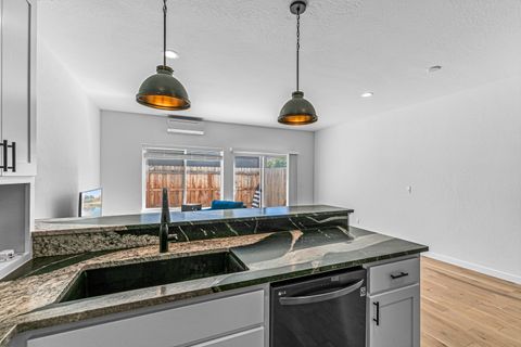 Tiny photo for 303 Everett Way, Talent, OR 97540 (MLS # 220215063)