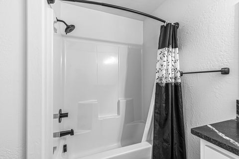 Tiny photo for 303 Everett Way, Talent, OR 97540 (MLS # 220215063)