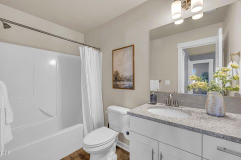 Tiny photo for 61094 SE Sydney Harbor Drive, Bend, OR 97702 (MLS # 220223659)