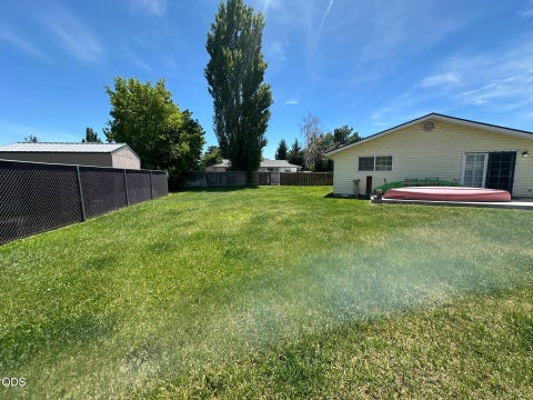Tiny photo for 4407 N Meadows Court N, Klamath Falls, OR 97603 (MLS # 220223478)