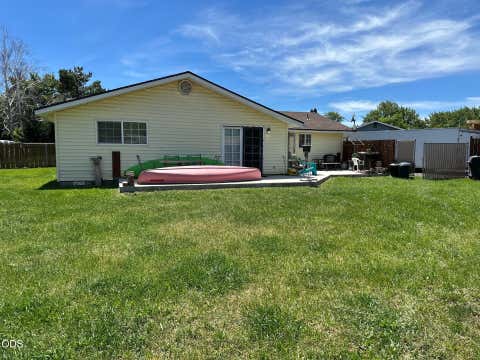 Tiny photo for 4407 N Meadows Court N, Klamath Falls, OR 97603 (MLS # 220223478)